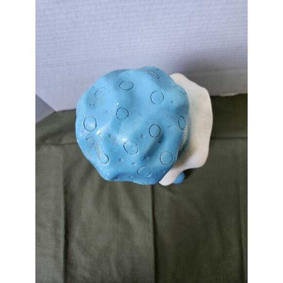 Rare Universal Statuary Girl in Blue Pajamas holding Doll 1974 MCM - Picture 5 of 12